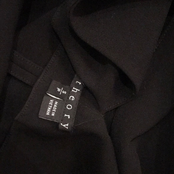 Theory black top! Size small - Picture 3 of 3